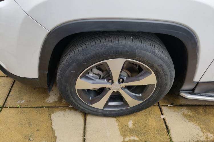 Used Jeep Cherokee 2020 2.0T Two-Wheel Drive Leading Edition Left Front Wheel Hub