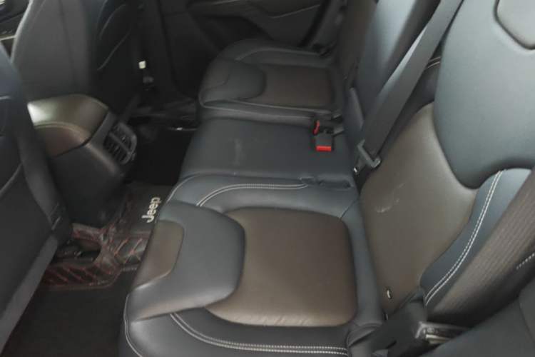 Used Jeep Cherokee 2020 2.0L Two-Wheel Drive Classic Sports Edition Left Rear Seat