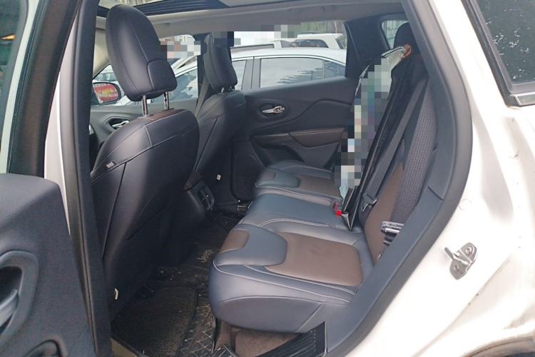 Used Jeep Cherokee 2020 2.0L Two-Wheel Drive Classic Sports Edition Left Rear Seat