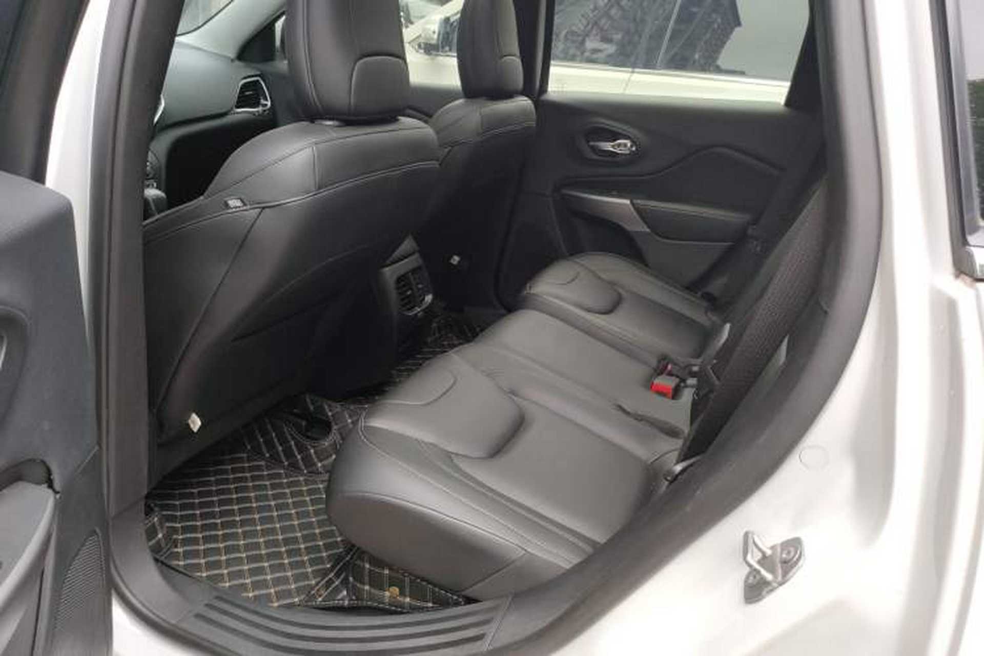 Used Jeep Cherokee 2020 2.0T Two-Wheel Drive Leading Edition Left Rear Seat