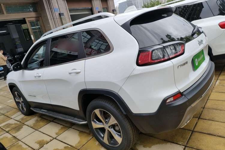 Used Jeep Cherokee 2020 2.0T Two-Wheel Drive Leading Edition Left Side