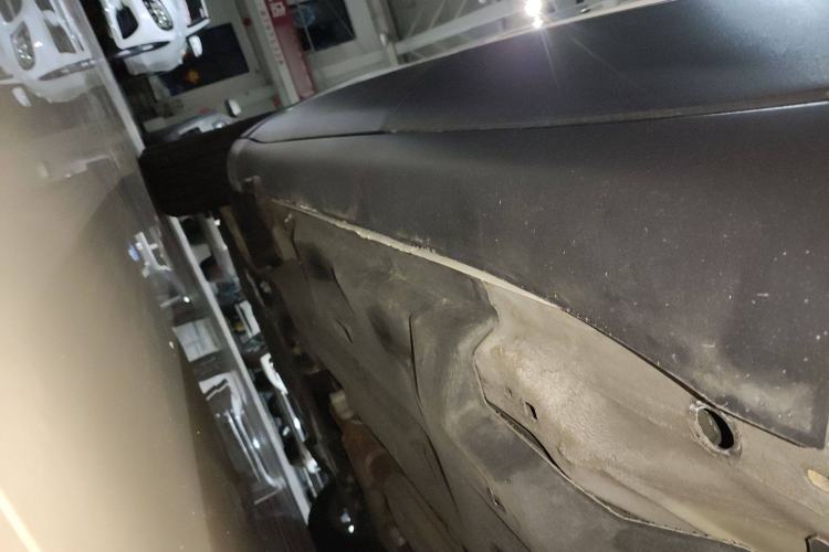 Used Jeep Cherokee 2020 2.0L Two-Wheel Drive Classic Sports Edition Left Side Sill