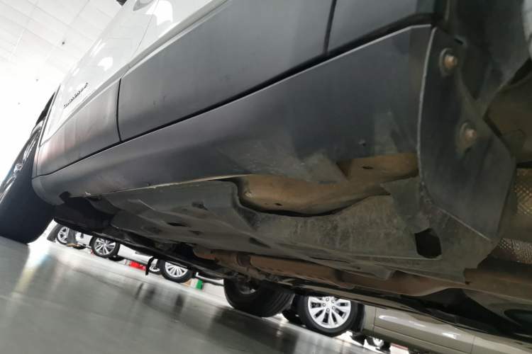 Used Jeep Cherokee 2020 2.0L Two-Wheel Drive Classic Sports Edition Left Side Sill