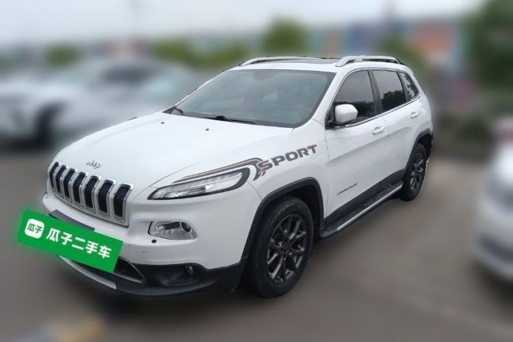 Used Jeep Cherokee 2020 2.0L Two-Wheel Drive Classic Sports Edition Guazi used car, China used car export, Used car for sale, Used cars, Cheapest cars for sale