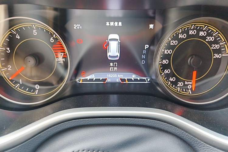 Used Jeep Cherokee 2020 2.0L Two-Wheel Drive Classic Sports Edition Odometer Close Up
