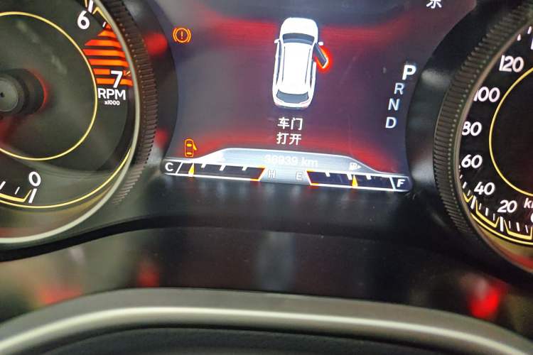 Used Jeep Cherokee 2020 2.0L Two-Wheel Drive Classic Sports Edition Odometer Close Up