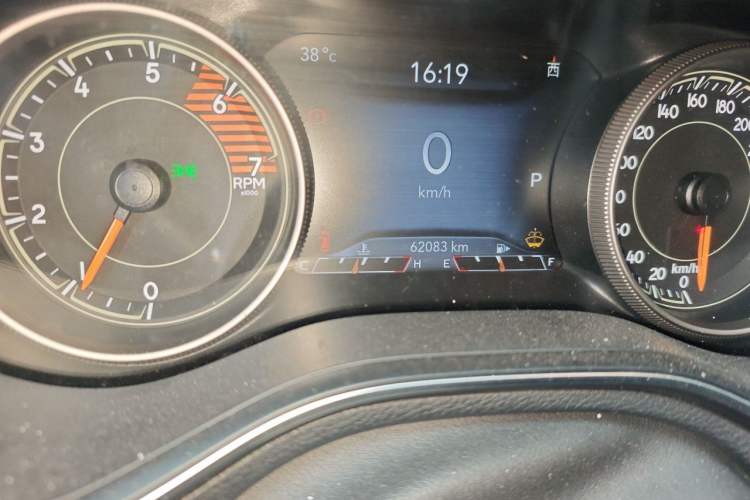 Used Jeep Cherokee 2020 2.0T Four-Wheel Drive Luxury Edition Odometer Close Up