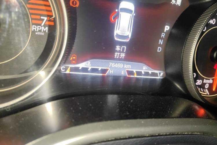 Used Jeep Cherokee 2020 2.0L Two-Wheel Drive Classic Sports Edition Odometer Close Up