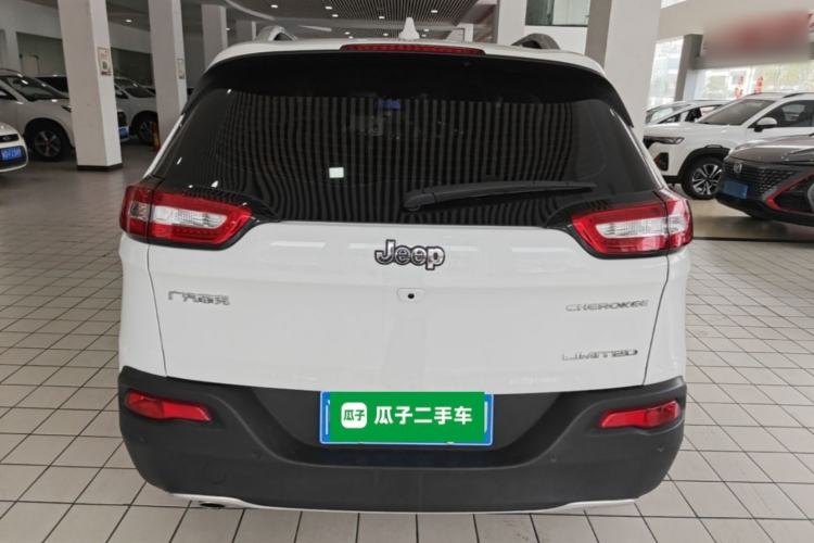Used Jeep Cherokee 2020 2.0L Two-Wheel Drive Classic Sports Edition Rear