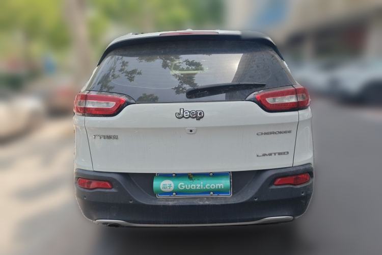 Used Jeep Cherokee 2020 2.0L Two-Wheel Drive Classic Sports Edition Rear