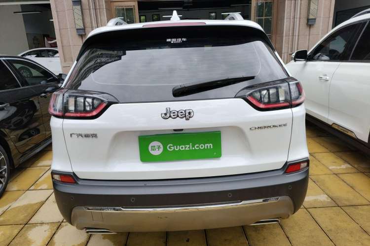 Used Jeep Cherokee 2020 2.0T Two-Wheel Drive Leading Edition Rear