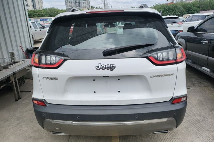 Used Jeep Cherokee 2020 2.0T Two-Wheel Drive Leading Edition Rear