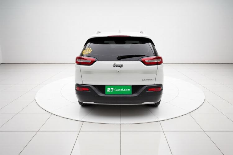 Used Jeep Cherokee 2020 2.0L Two-Wheel Drive Classic Sports Edition Rear