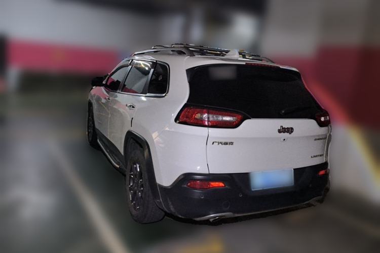 Used Jeep Cherokee 2020 2.0L Two-Wheel Drive Classic Sports Edition Rear Left 45 Deg