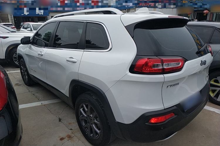 Used Jeep Cherokee 2020 2.0L Two-Wheel Drive Classic Sports Edition Rear Left 45 Deg