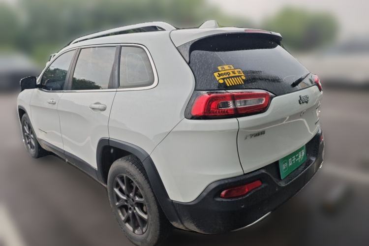 Used Jeep Cherokee 2020 2.0L Two-Wheel Drive Classic Sports Edition Rear Left 45 Deg