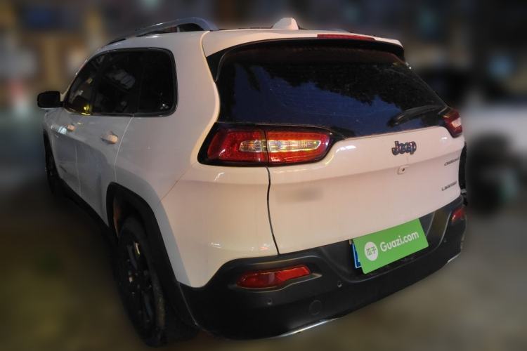 Used Jeep Cherokee 2020 2.0L Two-Wheel Drive Classic Sports Edition Rear Left 45 Deg