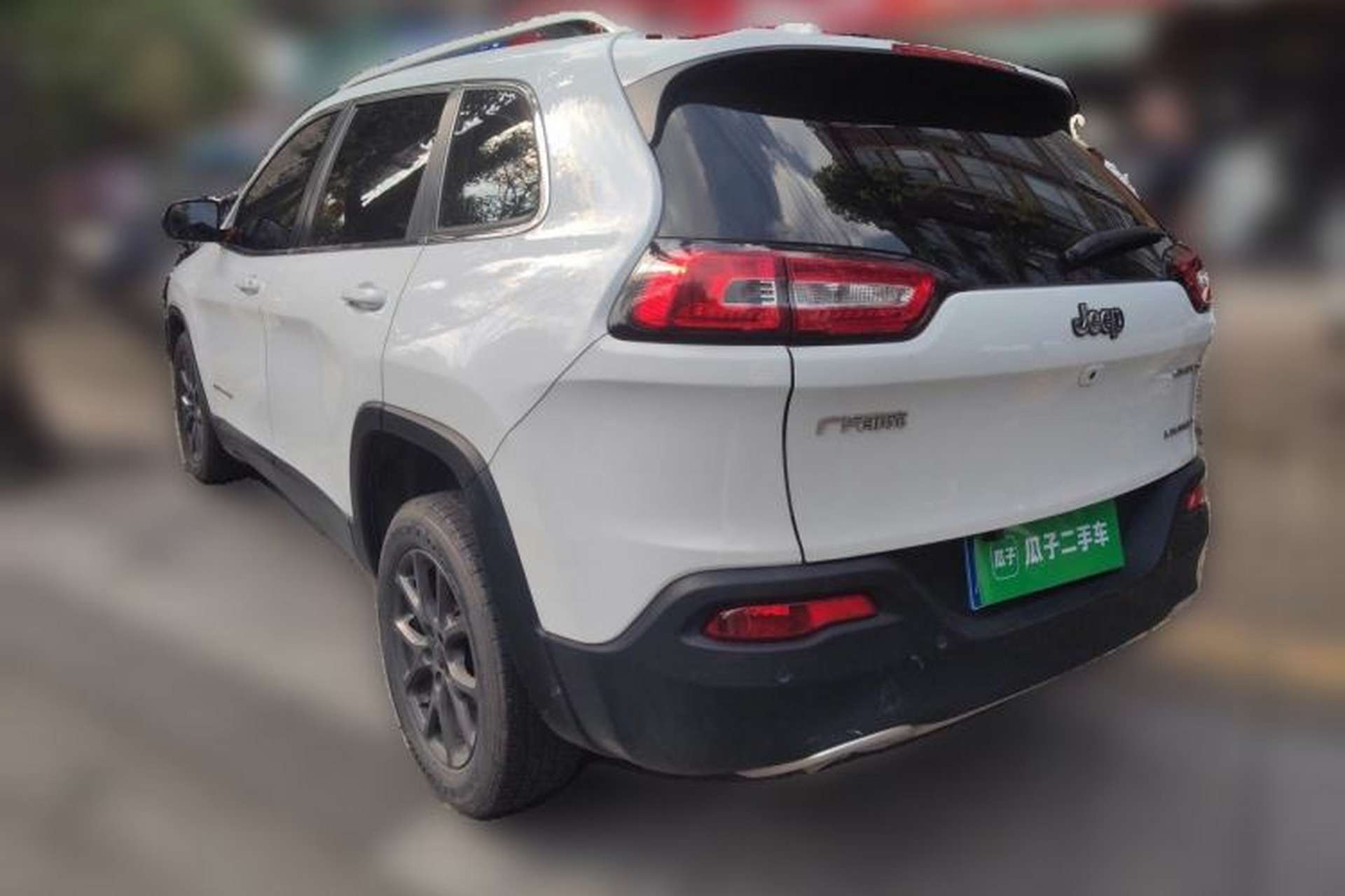 Used Jeep Cherokee 2020 2.0L Two-Wheel Drive Classic Sports Edition Rear Left 45 Deg