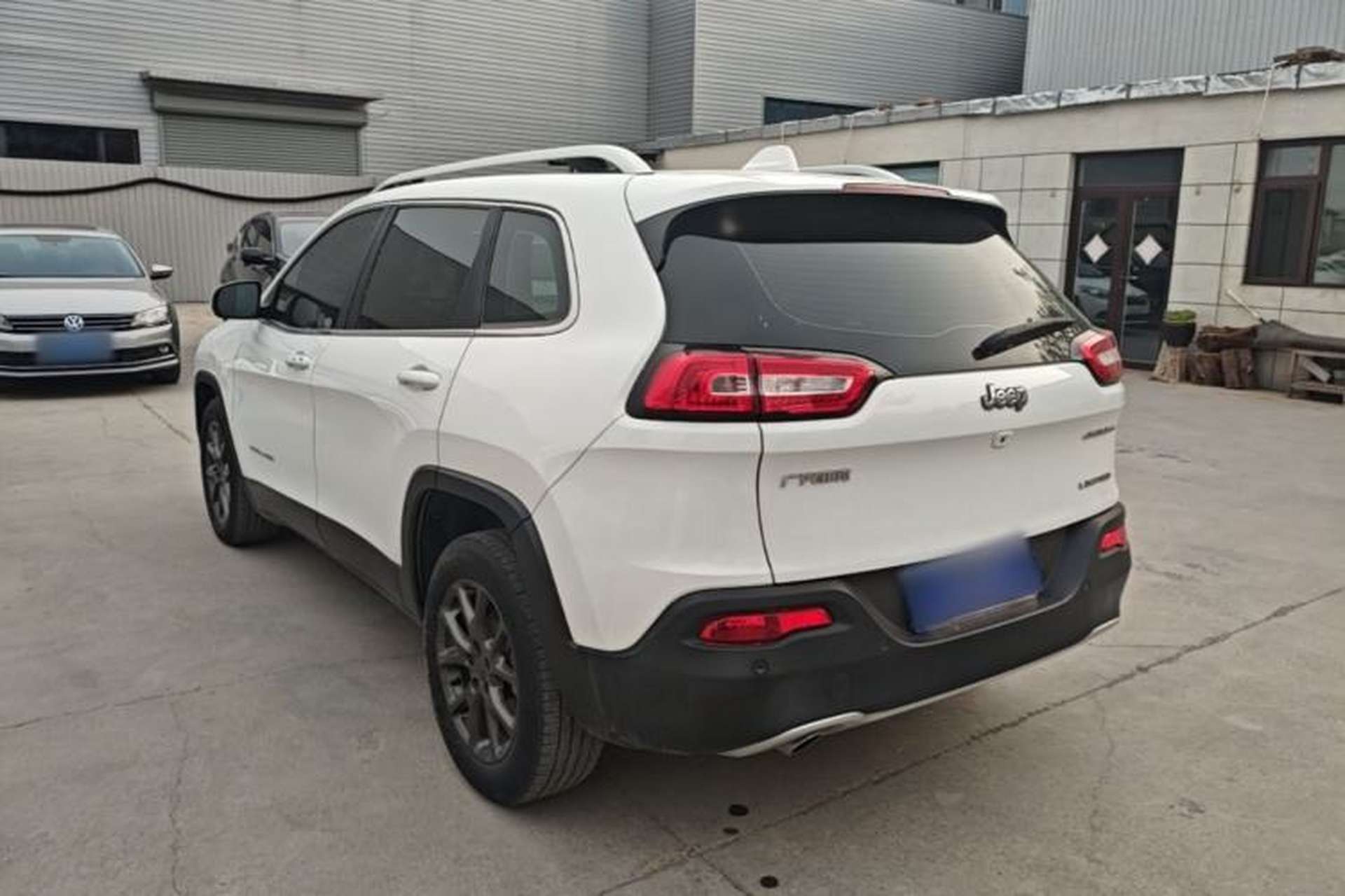Used Jeep Cherokee 2020 2.0L Two-Wheel Drive Classic Sports Edition Rear Left 45 Deg