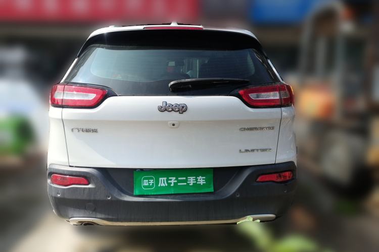 Used Jeep Cherokee 2020 2.0L Two-Wheel Drive Classic Sports Edition Rear