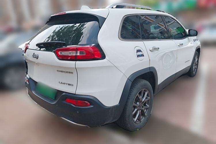Used Jeep Cherokee 2020 2.0L Two-Wheel Drive Classic Sports Edition Rear Right 45 Deg
