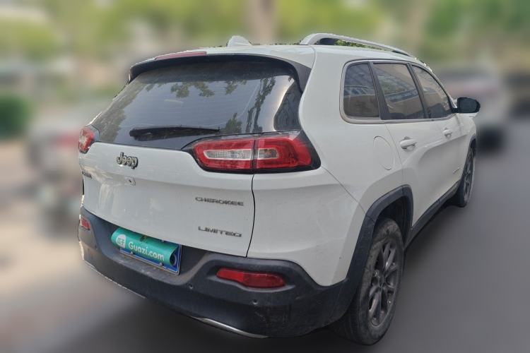 Used Jeep Cherokee 2020 2.0L Two-Wheel Drive Classic Sports Edition Rear Right 45 Deg