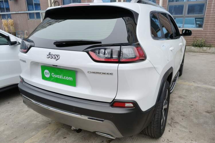 Used Jeep Cherokee 2020 2.0T Two-Wheel Drive Leading Edition Rear Right 45 Deg