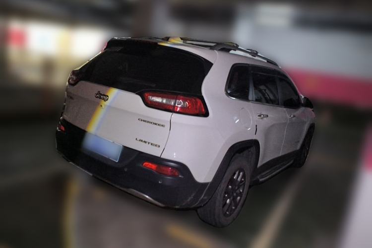 Used Jeep Cherokee 2020 2.0L Two-Wheel Drive Classic Sports Edition Rear Right 45 Deg