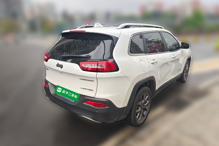 Used Jeep Cherokee 2020 2.0L Two-Wheel Drive Classic Sports Edition Rear Right 45 Deg