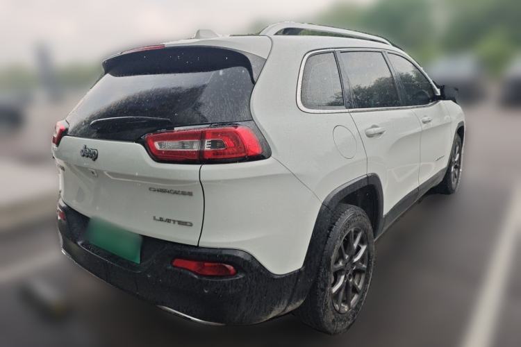 Used Jeep Cherokee 2020 2.0L Two-Wheel Drive Classic Sports Edition Rear Right 45 Deg