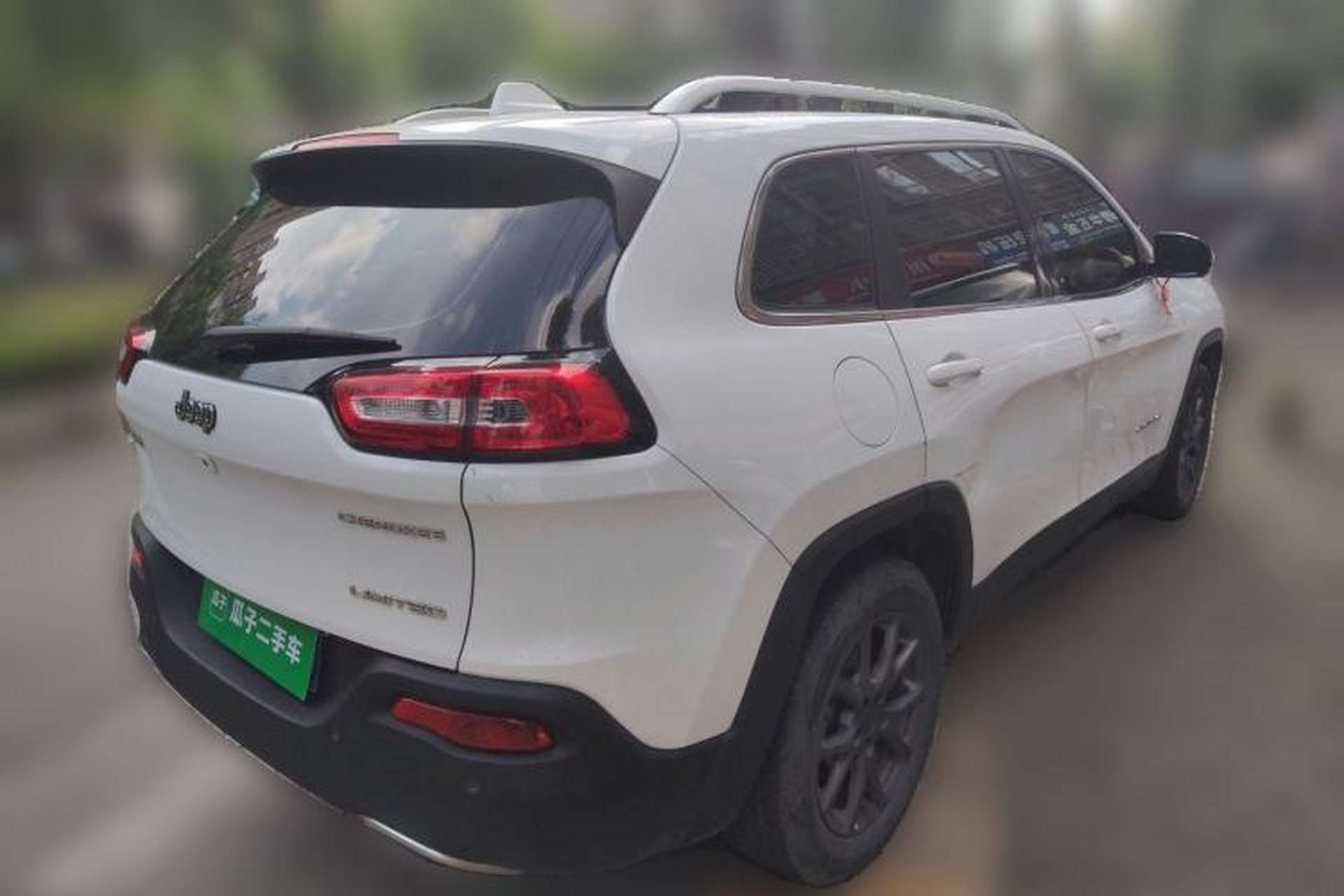 Used Jeep Cherokee 2020 2.0L Two-Wheel Drive Classic Sports Edition Rear Right 45 Deg