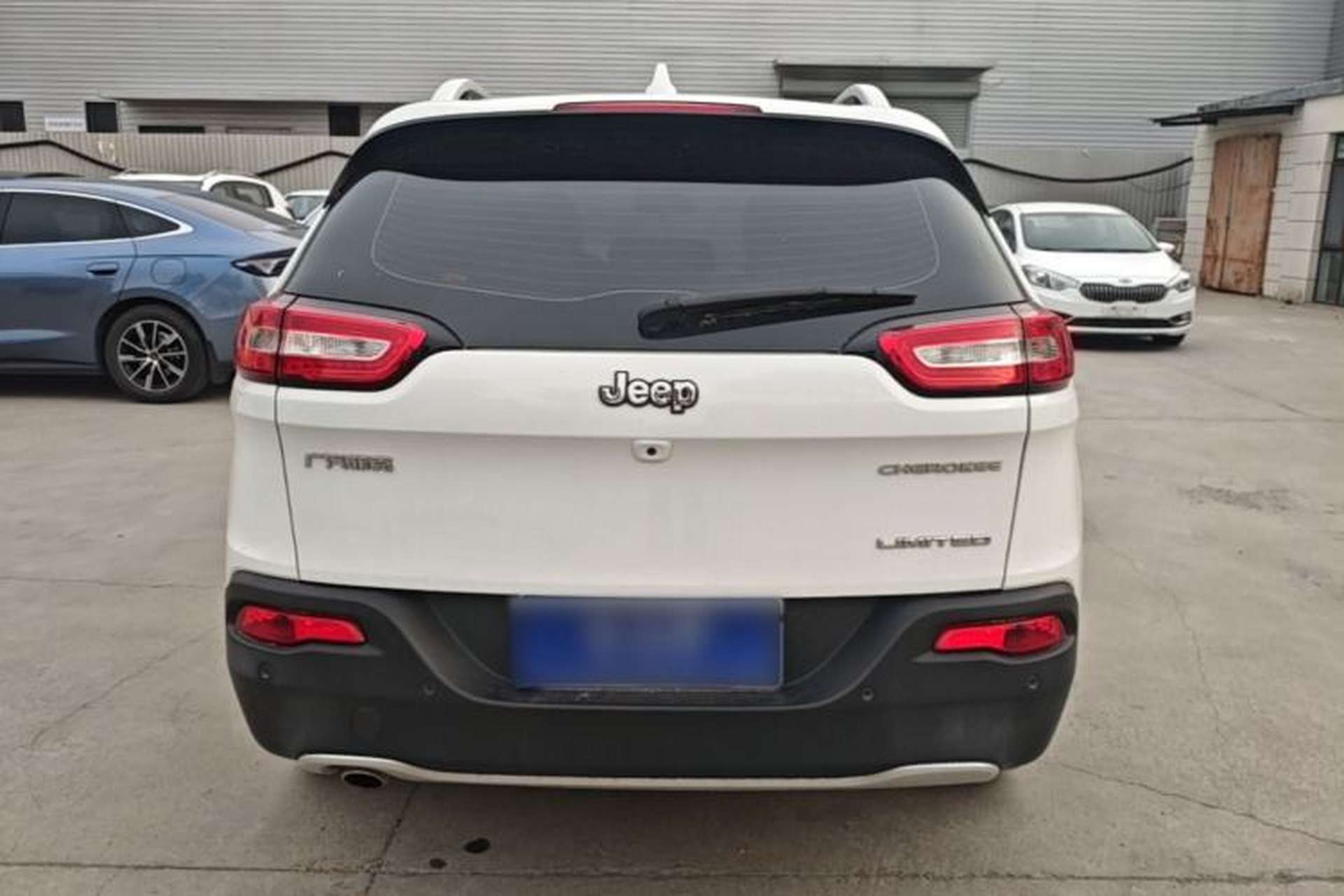 Used Jeep Cherokee 2020 2.0L Two-Wheel Drive Classic Sports Edition Rear