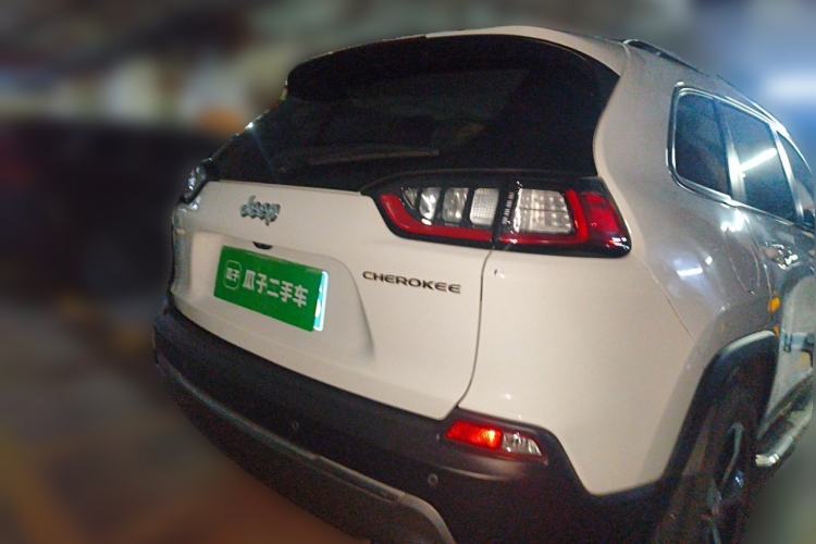Used Jeep Cherokee 2020 2.0T Two-Wheel Drive Leading Edition Rear
