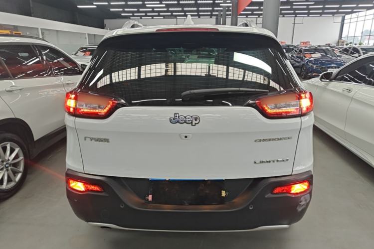 Used Jeep Cherokee 2020 2.0L Two-Wheel Drive Classic Sports Edition Rear