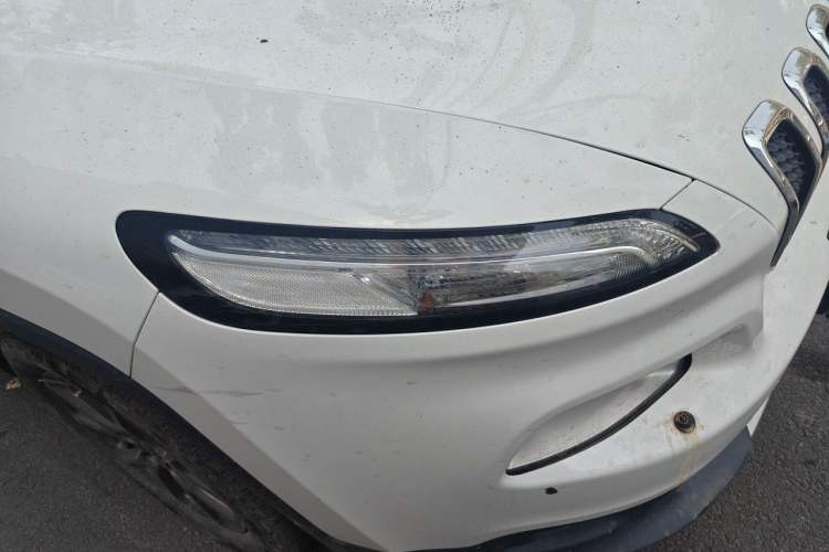 Used Jeep Cherokee 2020 2.0L Two-Wheel Drive Classic Sports Edition Right Front Headlight