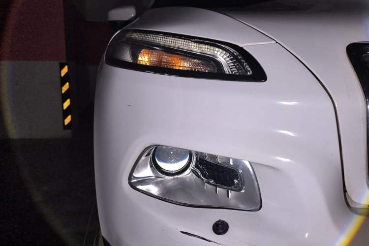 Used Jeep Cherokee 2020 2.0L Two-Wheel Drive Classic Sports Edition Right Front Headlight