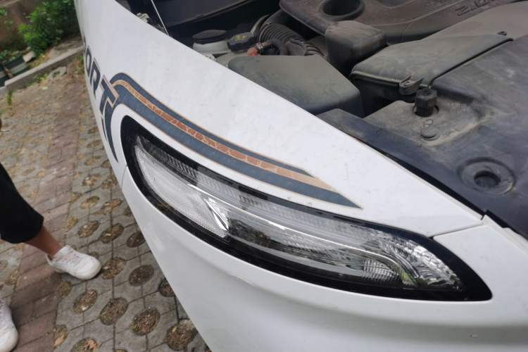 Used Jeep Cherokee 2020 2.0L Two-Wheel Drive Classic Sports Edition Right Front Headlight