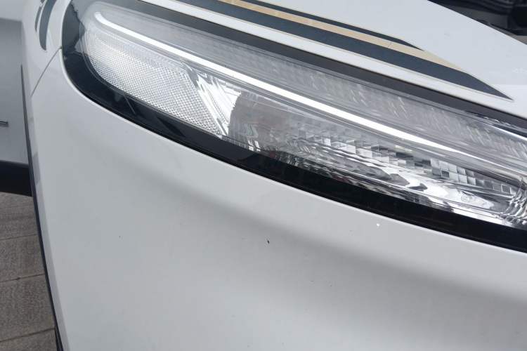 Used Jeep Cherokee 2020 2.0L Two-Wheel Drive Classic Sports Edition Right Front Headlight
