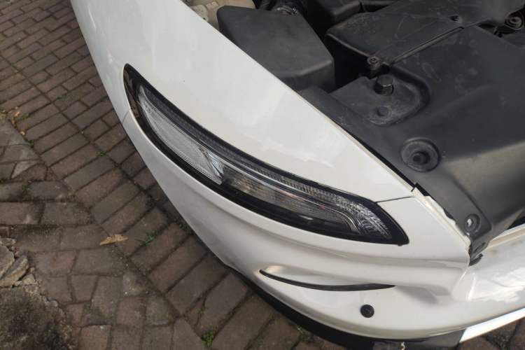 Used Jeep Cherokee 2020 2.0L Two-Wheel Drive Classic Sports Edition Right Front Headlight