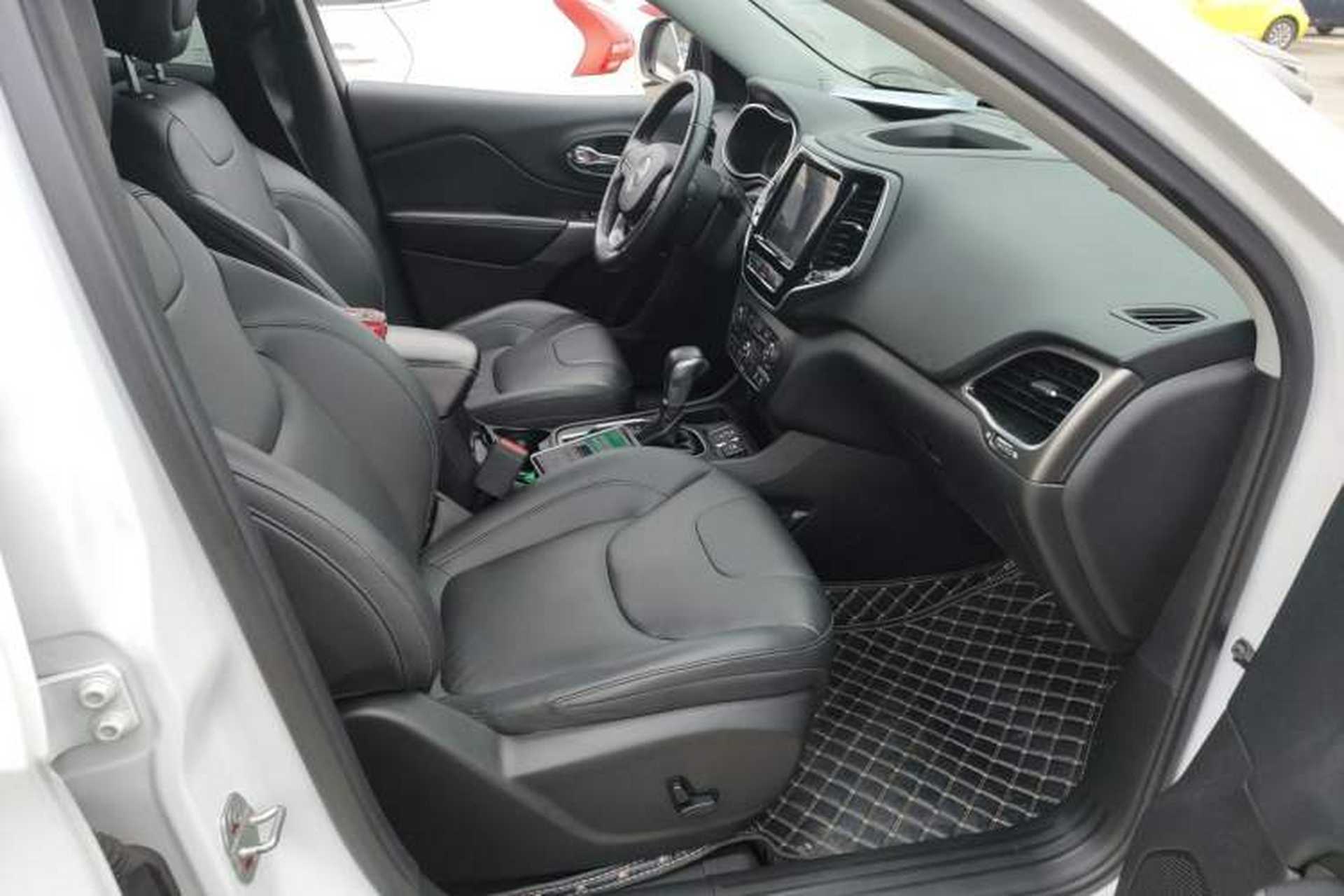 Used Jeep Cherokee 2020 2.0T Two-Wheel Drive Leading Edition Right Front Seat