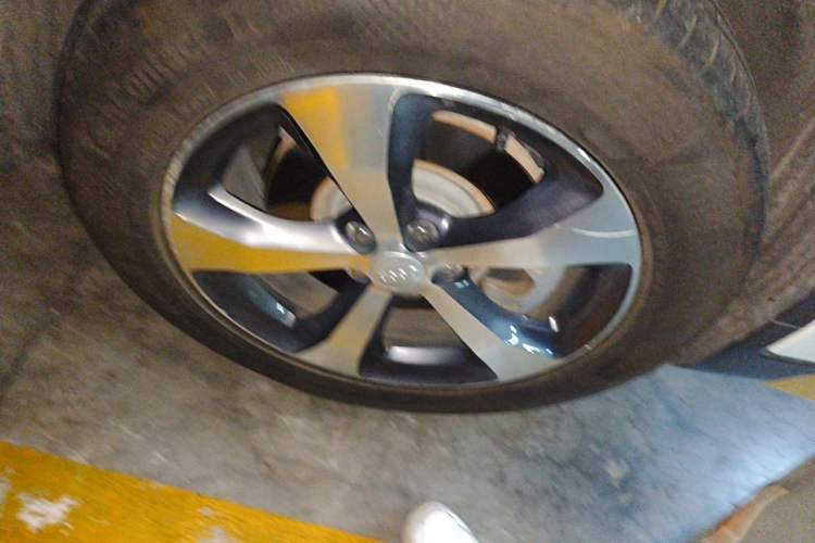 Used Jeep Cherokee 2020 2.0T Two-Wheel Drive Leading Edition Right Front Wheel Hub