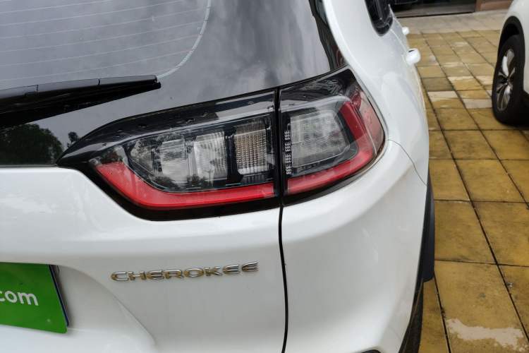 Used Jeep Cherokee 2020 2.0T Two-Wheel Drive Leading Edition Right Rear Taillight
