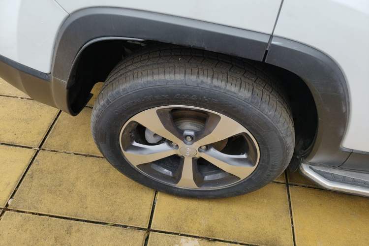 Used Jeep Cherokee 2020 2.0T Two-Wheel Drive Leading Edition Right Rear Wheel Hub