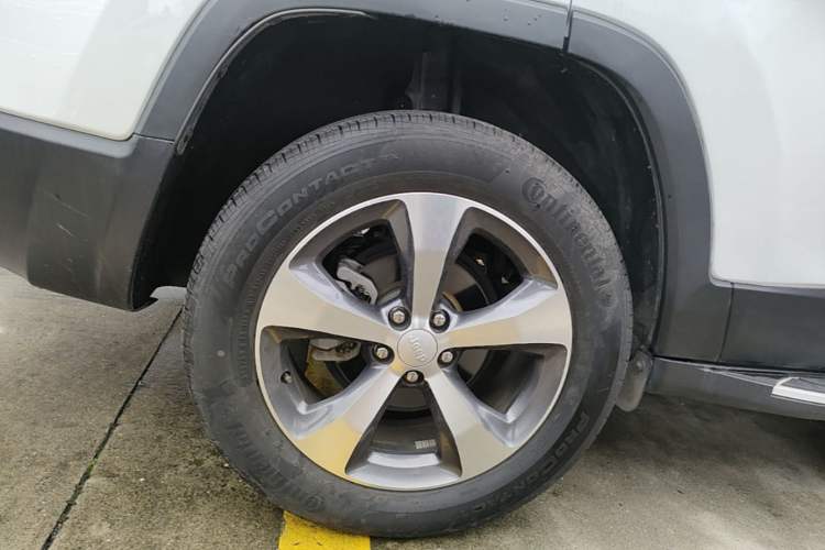 Used Jeep Cherokee 2020 2.0T Two-Wheel Drive Leading Edition Right Rear Wheel Hub
