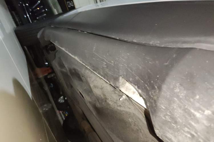Used Jeep Cherokee 2020 2.0L Two-Wheel Drive Classic Sports Edition Right Side Sill