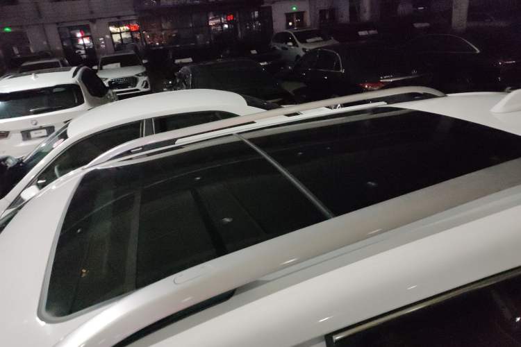 Used Jeep Cherokee 2020 2.0L Two-Wheel Drive Classic Sports Edition Roof