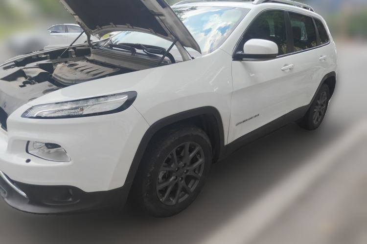 Jeep Cherokee 2020 2.0L Two-Wheel Drive Classic Sports Edition مستعملة Guazi used car, China used car export, Used car for sale, Used cars, Cheapest cars for sale