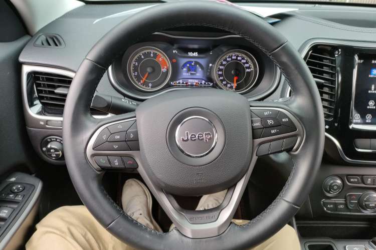 Used Jeep Cherokee 2020 2.0T Two-Wheel Drive Leading Edition Steering Wheel