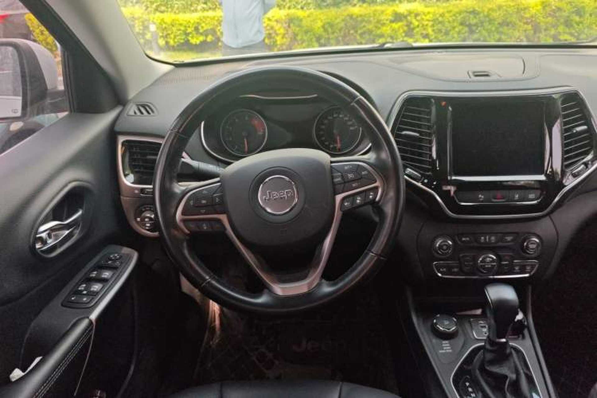 Used Jeep Cherokee 2020 2.0T Four-Wheel Drive Luxury Edition Steering Wheel