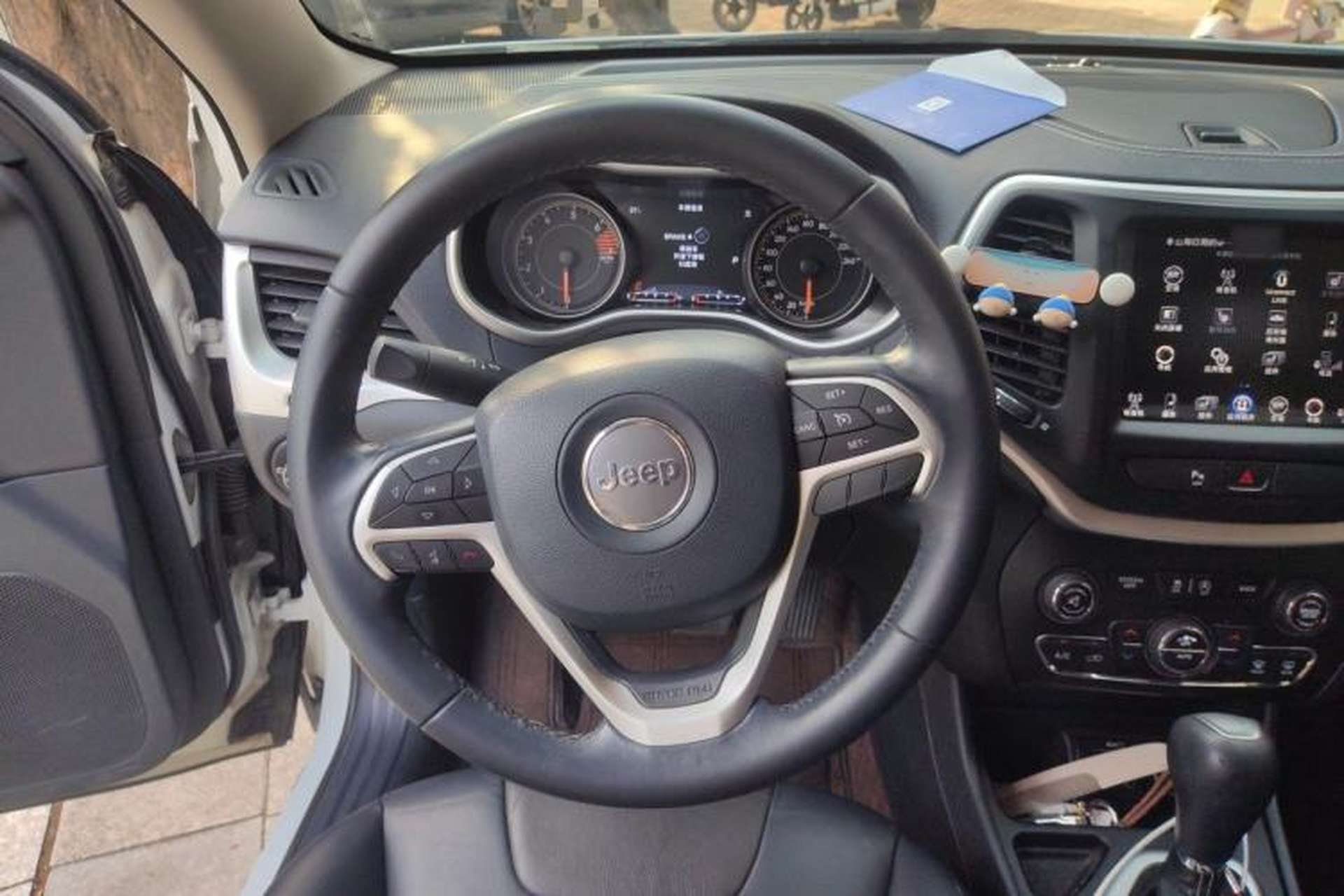 Used Jeep Cherokee 2020 2.0L Two-Wheel Drive Classic Sports Edition Steering Wheel